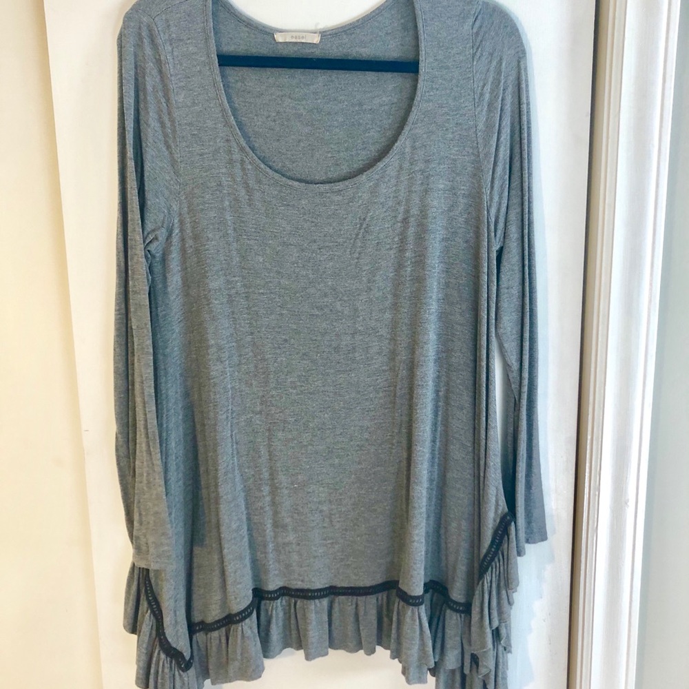 Grey flowy top